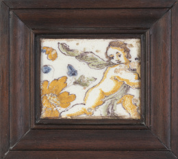 547.  Azulejo de cerámica esmaltada con "putti".Triana, S. XVIII.