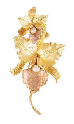 224.  Broche con dos orquídeas realizadas en oro rosa y amarillo 