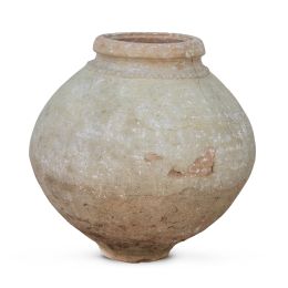 535.  Tinaja de barro cocido, con decoración en relieve de cordoncillo en la parte superior.Trabajo andaluz, S. XVIII - XIX.