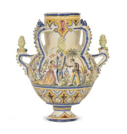 509.  Jarrón con asas rematadas por alcachofas, de cerámica esmaltada.Triana, segunda mitad del S. XIX.