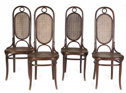 1301.  Juego de seis sillas de madera con asiento y respaldo de enea. Con selloThonet, Viena, ff. del S. XIX.