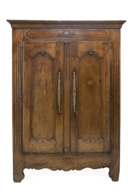 1218.  Armario de madera tallada y marquetería de estrellas, fechado en 1876.Trabajo francés, S. XIX.