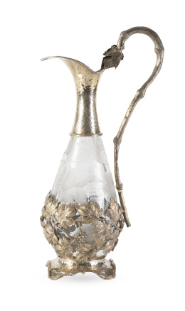 573.  Jarro de plata y cristal grabado al ácido, decorado con racimos de uvas.Marcado y numerado 16/60. refe: 688, firmado José Rey.S. XX.
