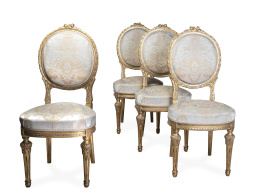 622.  Juego de cuatro sillas en madera tallada y dorada de estilo Luis XVI.Francia, h. 1900.