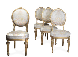 622.  Juego de cuatro sillas en madera tallada y dorada de estilo Luis XVI.Francia, h. 1900.