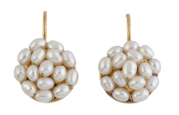 172.  Pendientes portugueses de rosetón de perlas colgante de gancho con trasera en oro liso