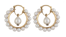 223.  Pendientes criolla de perlas, con perla colgante móvil cent