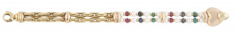 203.  Pulsera asimétrica, con banda de eslabones de oro combinada con dos hilos de perlas, y esferas facetadas de esmeraldas, zafiros y rubíes