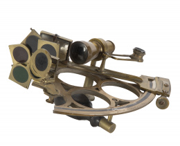 608.  Sextante de metal dorado."Maker to the Royal Navy, Sewill-Liverpoll & London", Inglaterra, h. 1940.