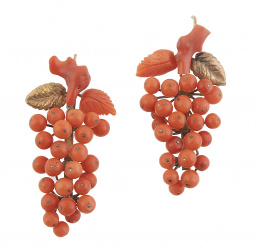 16.  Pendientes largos sicilianos S.XIX  con diseño de racimo de uvas