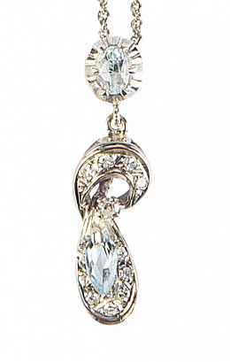 65.  Colgante de aguamarinas y diamantes de pp. S. XX
