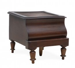 1363.  Mueble orinal de madera de caoba.Inglaterra, S. XIX.