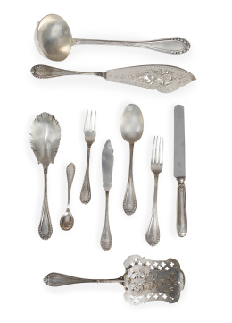 595.  Cubertería de plata y plata vermeille. Con marcas.Matilde Espuñes, (1909 - 1950).