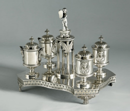 617.  Escribanía isabelina en plata punzonada,Griñón, Madrid, 1842..