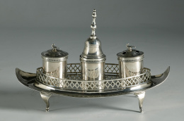 615.  Escribanía fernandina de plata punzonada, F. Martos, Diego de la Vega y Torres.Córdoba, 1818..