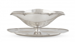 586.  Salsera de plata de estilo inglés.Matilde Espuñes, Madrid (1909-1950).