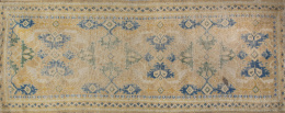 520.  Alfombra en lana en melado, azul y ocre, con arabescos "tipo  Lotto".Cuenca, S. XVI - XVII.