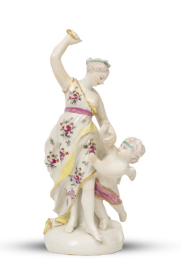 550.  "Alegoría del Amor".Figura escultórica de porcelana esmaltada.Inglaterra, S. XVIII.