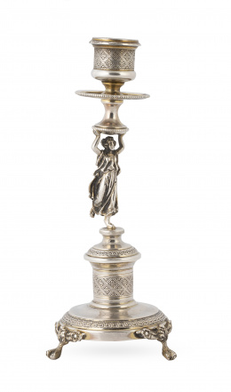 1461.  Candelero de plata con figura femenina en el fuste. Marcado ley 800.S. XX.