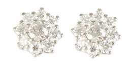 374.  Pendientes de rosetón de brillantes