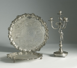 542.  Candelabro Fernandino de cuatro luces en plata punzonada.Barcelona, Fch. Carreras, primera mitad S. XIX..