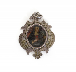 404.  Medallón devocional, Santa Gertrúdis y San Benito, con marco de pata con hojas.S. XVII - XVIII.
