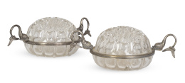562.  Pareja de centros de mesa para flores de cristal y metal.S. XX.
