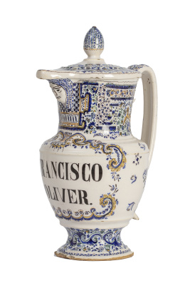 511.  Jarro con tapa de cerámica esmaltada con nombre "D. Francisco Oliver".Manises, S. XIX.