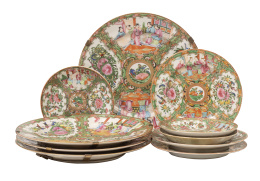 1202.  Lote de 4 platos grandes, 3 de platos de merienda y 3 platos para taza de porcelana, con esmaltes de la familia rosa.Cantón, S. XIX.