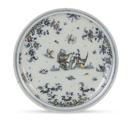 1054.  Salvilla de cerámica esmaltada de la serie chinescos.Alcora, primera época (1735-1760).