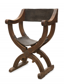 521.  Silla de caderas de nogal plegable con taracea geométrica, en hueso y boj. S. XVI.