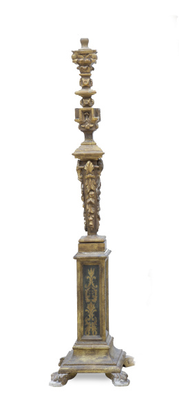 1250.  Hachero de madera tallada, policromada y dorada.Transformado en lámpara.España, S. XVII - XVIII.