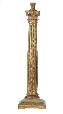 1029.  Columna de orden corintio de madera tallada, policromada y dorada. Transformada en lámpara.Trabajo español, S. XVII.