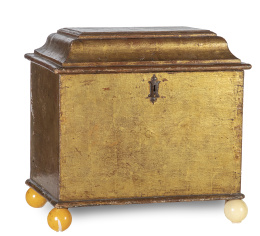 1032.  Cofre de madera tallada y dorada.España, S. XVII - XVIII.