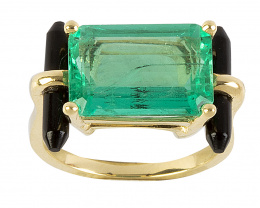387.  Sortija con esmeralda colombiana central talla esmeralda de 4,95 ct flanqueada por barritas de ónix