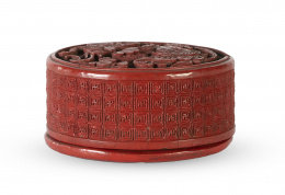 1178.  Caja de madera y laca cinnabar.China, dinastía Qing, S. XIX.