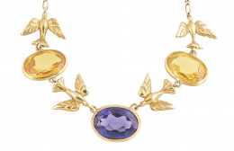 220.  Gargantilla de pp. S. XX con amatista y dos citrinos articulados con figuras de golondrinas