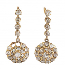 92.  Pendientes largos S. XIX de rosetón de diamantes que pende de línea de cuatro diamantes