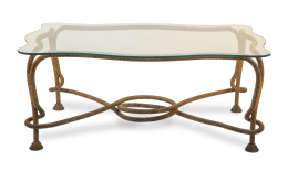 1434.  Emilio Rey (1932-1988)Mesa de centro con patas de bronce dorado, simulando sogueado y tapa de cristal.España. 1950-60.