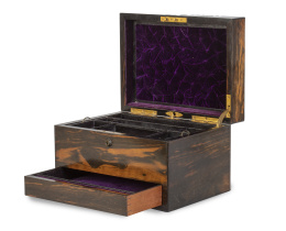 714.  Caja joyero de madera de coromandel.Inglaterra, mediados del S. XIX.