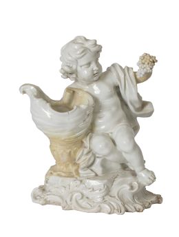 1040.  Alegoría del otoño.Figura escúltorica de porcelana tierna. Marcada en azul en la base.Buen Retiro, primera época h. 1765-1785.