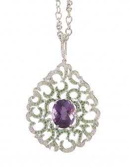 409.  Pendentif con diseño de gran gota calada con formas vegetales, con amatista de 11,84 ct talla oval fantasía central, rodeada por hojas de brillantes y tsavoritas