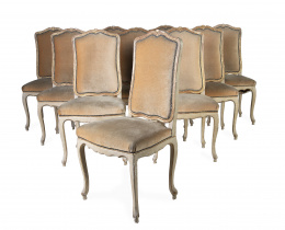 1254.  Juego de diez sillas de comedor de estilo Carlos III de madera tallada, policromada y dorada.S. XX.