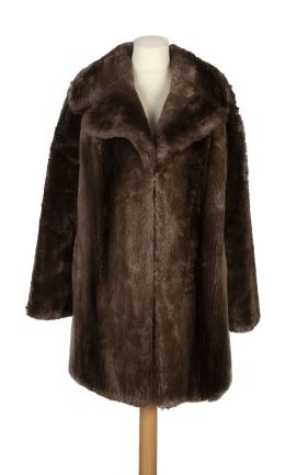 473.  Chaquetón vintage de piel de castor marrón oscuro