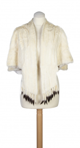 465.  Capita vintage de armiño 