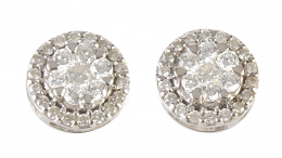 233.  Pendientes de rosetón de brillantes rodeado por orla de brillantes