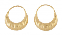 49.  Pendientes con diseño de criolla con base ancha gallonada 