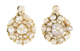 8.  Pendientes S.XIX con diseño de rosetón de perlas aljofar