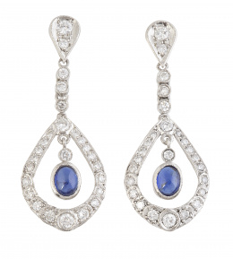 362.  Pendientes largos de brillantes con zafiros cabuchón colgantes de marco de brillantes en forma de gota