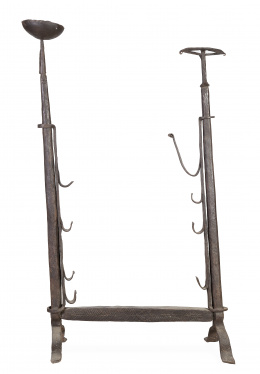 1395.  Soporte doble de hierro, para colgar cazuelas.España, S. XVIII.